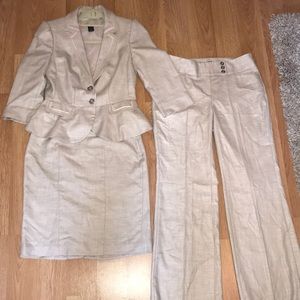 Women’s White House Black Market 3 piece suit